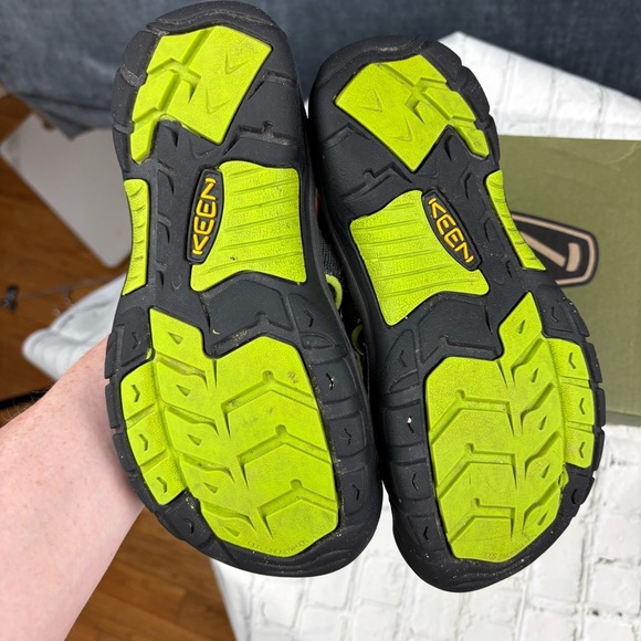 Keen Newport 2 Black and Lime Green Outdoor Sandals w/ Quick-Adjust Straps Sz 3Y - Picture 3 of 12